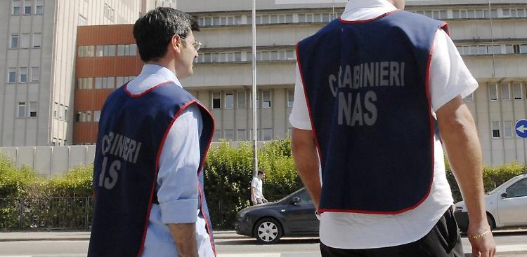 'Sporcizia nel ristorante orientale', disposta la chiusura