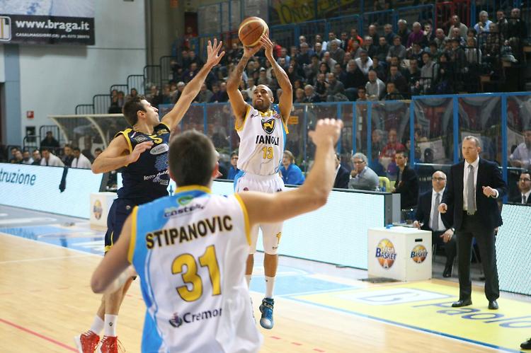 Vanoli, finale thrilling e vittoria con Montegranaro