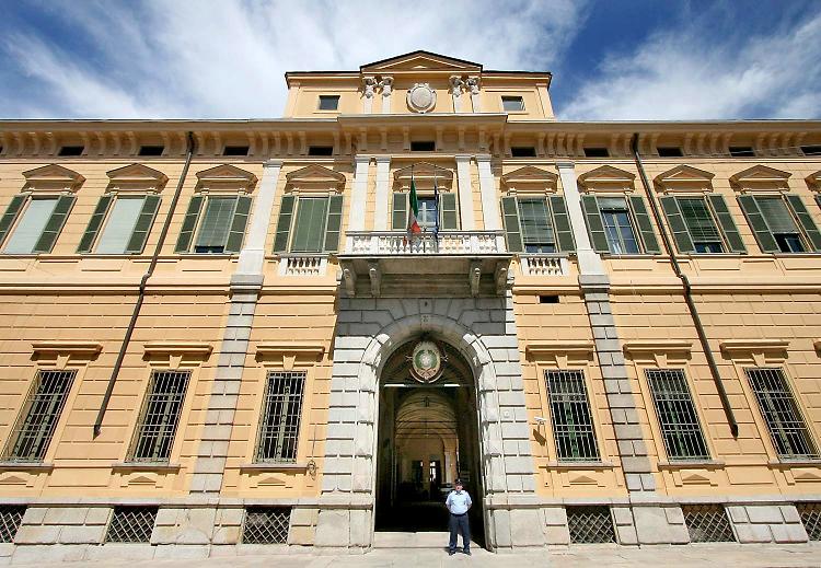 Minaccia l'ex, multa di 200 euro