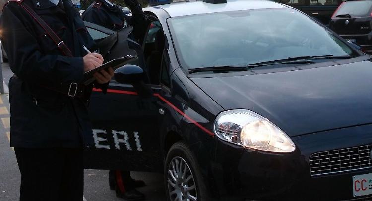 Alla guida dopo aver assunto stupefacenti: denunciato 45enne