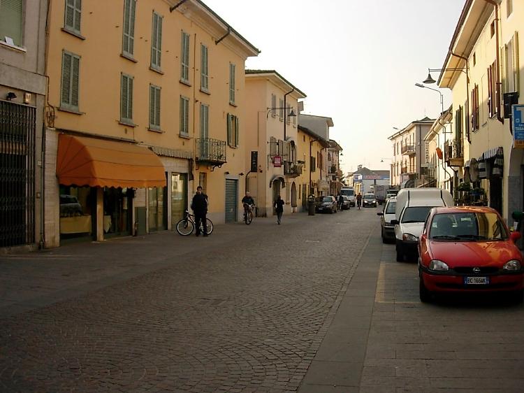Risulta la disputa del plateatico in via Umberto I