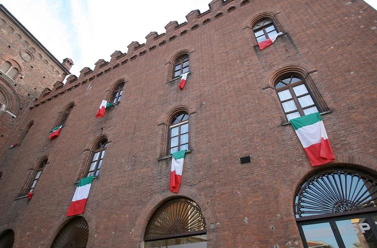 Contatti, avances e sms: partite le grandi manovre per il ballottaggio