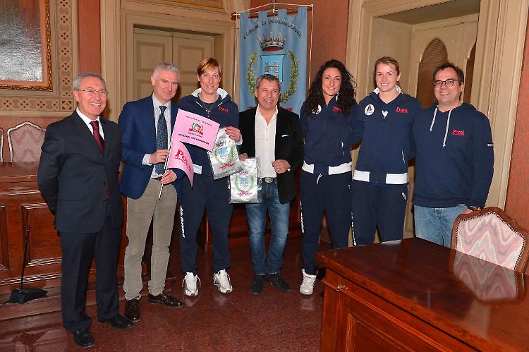 Pomì in Municipio per 'l'in bocca al lupo' dell'amministrazione comunale