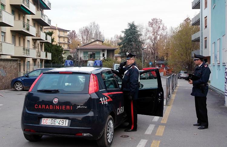 Una pattuglia dei carabinieri in città
