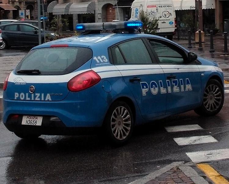 Una volante della polizia