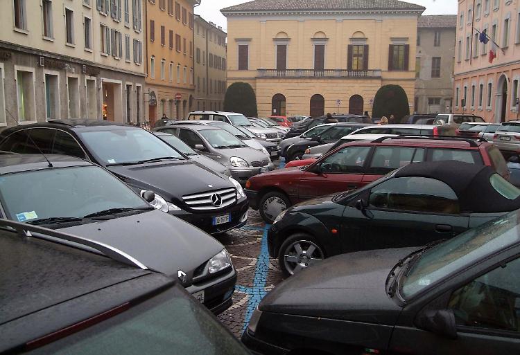 Sosta gratis in centro, critiche al Comune dalla Fiab