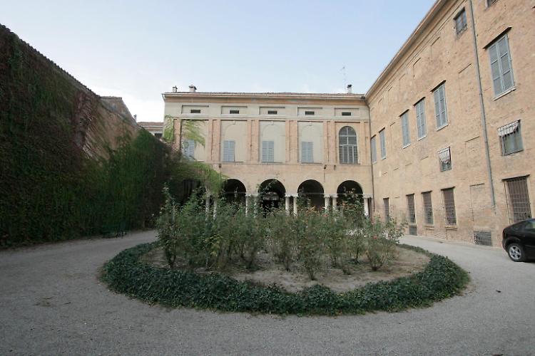 'Palazzo Grasselli per ora non lo vendiamo'
