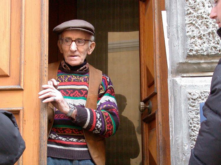 "Tre volte il coltello alla gola"