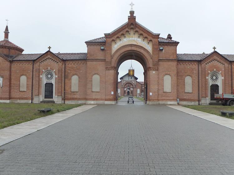 Allarme rientrato: il cimitero non chiuderà a Pasqua