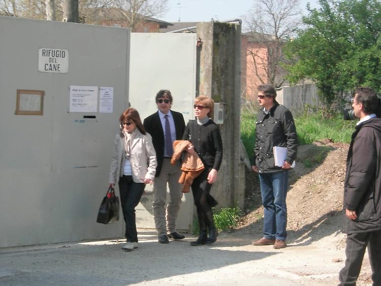 Caso-canile, al via il processo con cinque imputati