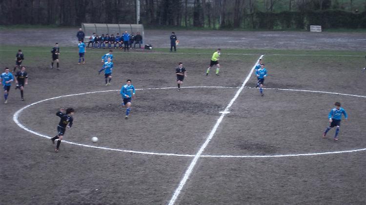 Calcio, sospesa attività giovanile regionale e provinciale