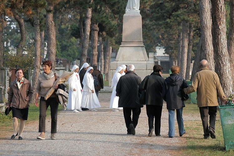 Cimitero, in gara per il verde la cooperativa delle polemiche