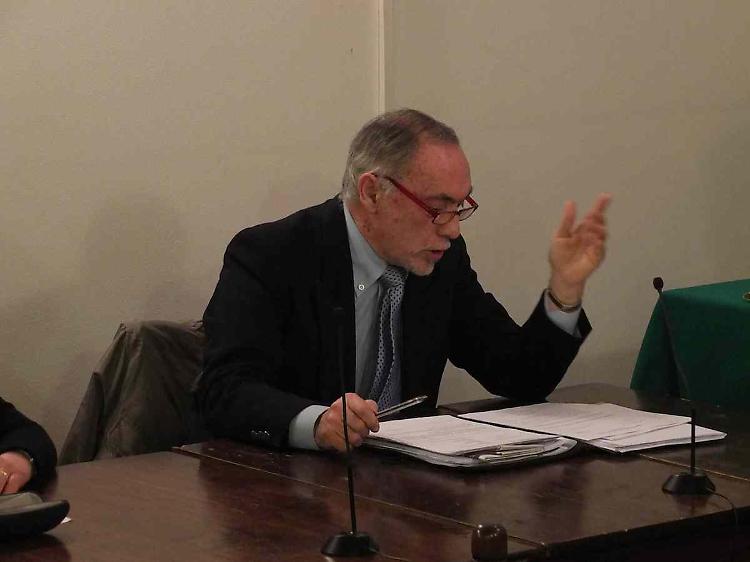 Il consigliere Domenico Fazzi in consiglio: "Su un concorso esposto falso a mio nome"