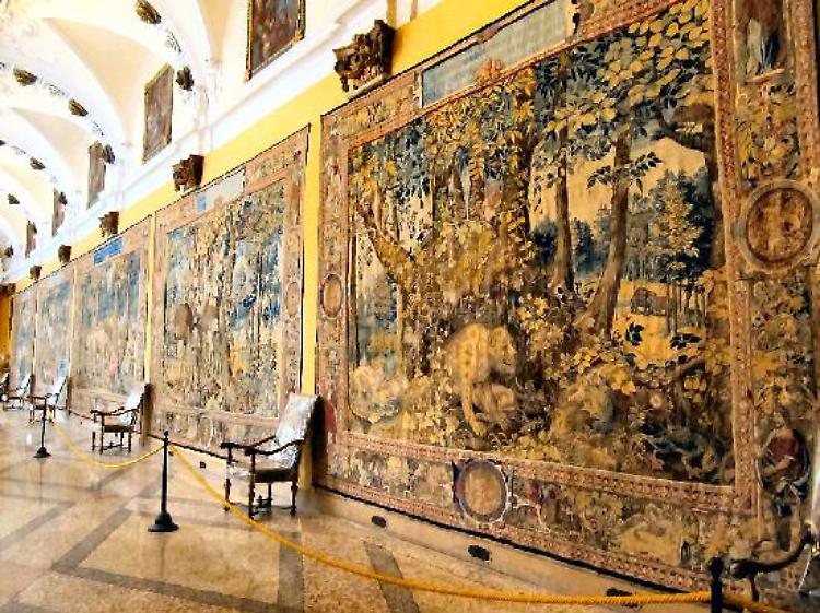 Gli arazzi restaurati di Palazzo Borromeo sull’Isola Bella