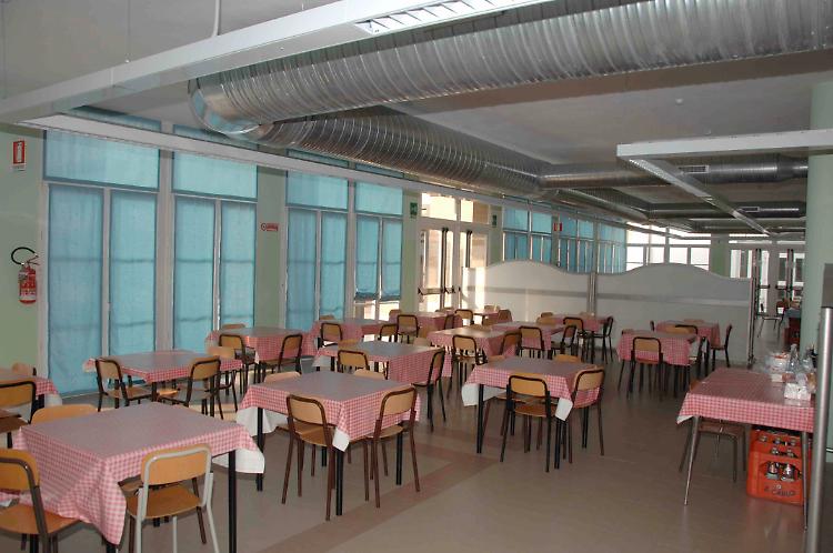 «Quattro bambini disabili esclusi dal servizio mensa»