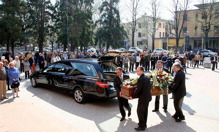 L'ultimo abbraccio a Daniele Parolini