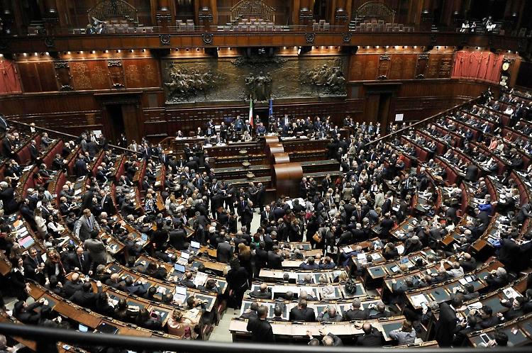 Parlamento: i redditidei politici cremonesi