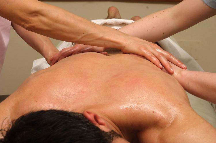 Centri massaggi, 11 denunce nel 2013
