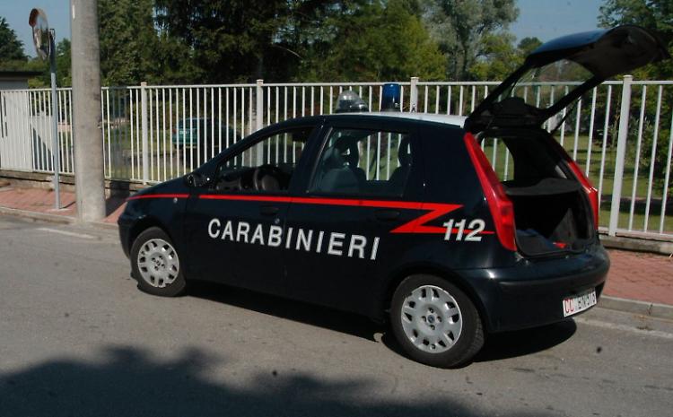 Anziana in ospedale, sciacalli in casa