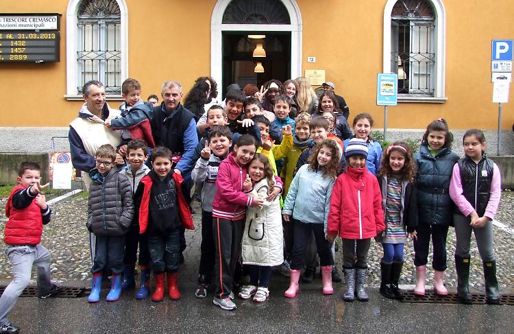 Uno dei tanti gruppi di volontari che ha partecipato a Rifiutando