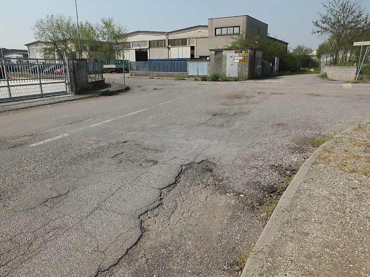 "Area artigianale disastrata"