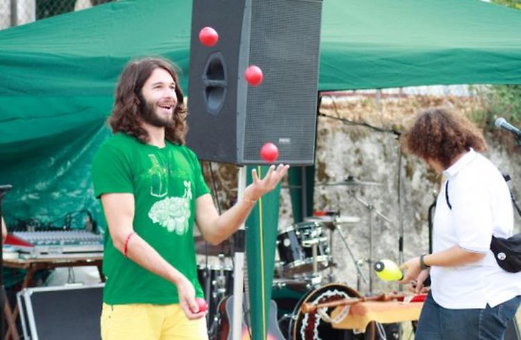 Nelle aie, musica folk e mangiar nostrano: la festa di Castel Raniero