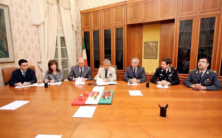 Firmato il Patto per la sicurezza: da settembre arrivano 30 telecamere