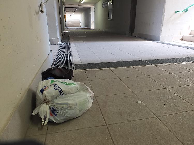 Degrado nel sottopasso della stazione ferroviaria