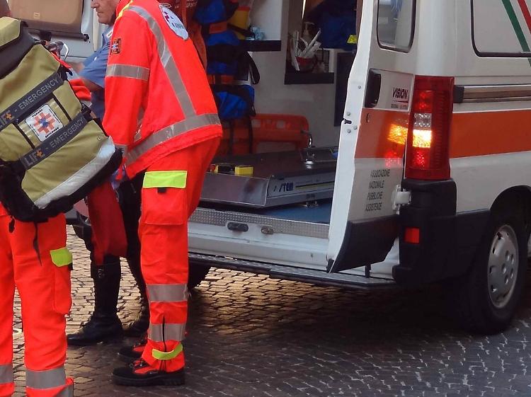 L'anziano è stato soccorso dal 118