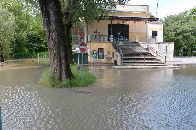 Piena del Po, quota 5 metri superata