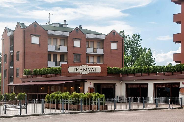 Pistola contro dipendente, rapina al Tramvai