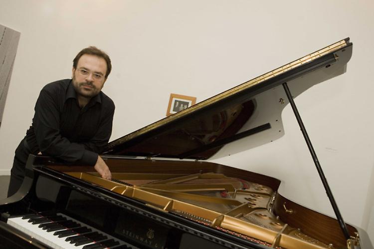 Mercoledì 29 a Parma il pianista Ciro Longobardi