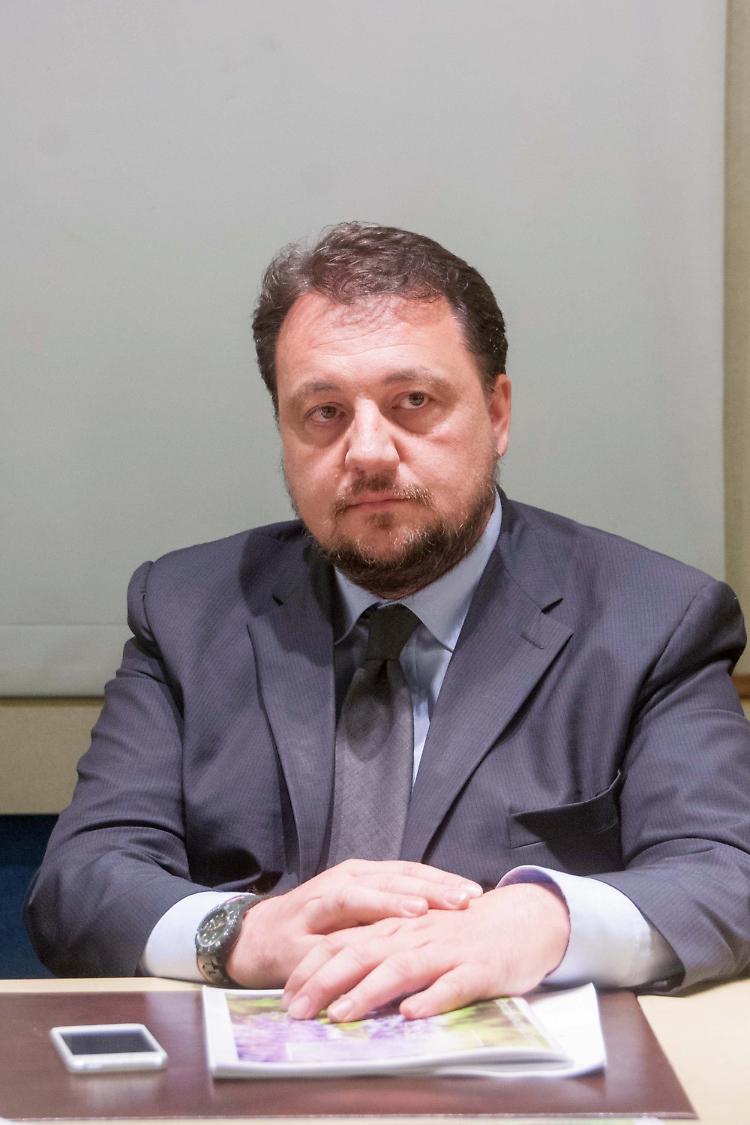 Prezzo del latte, Fava: la risposta alla crisi non è il piano del governo