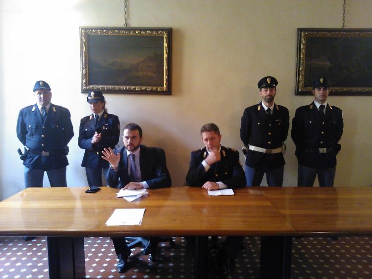 Adesca 13enne su internet, denunciato ragazzo di 24 anni