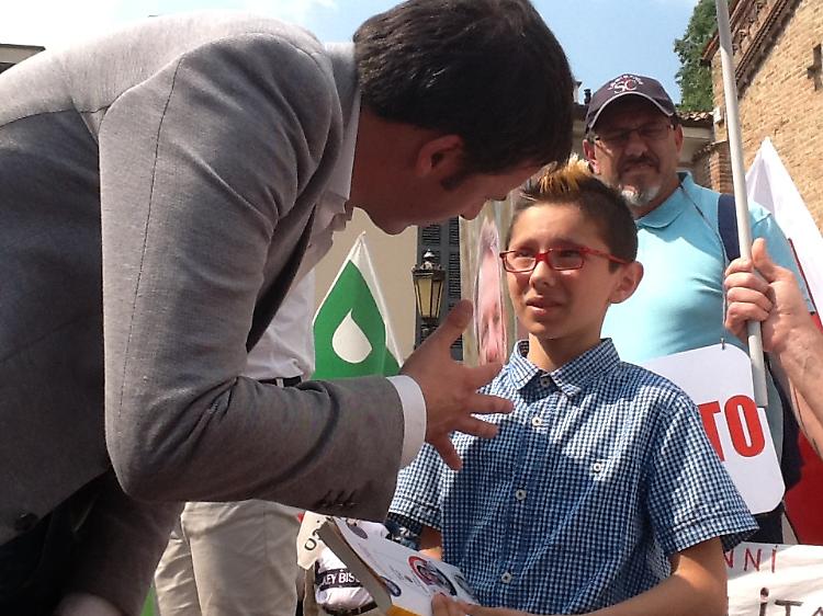 Matteo Renzi col giovane Mattia Costa