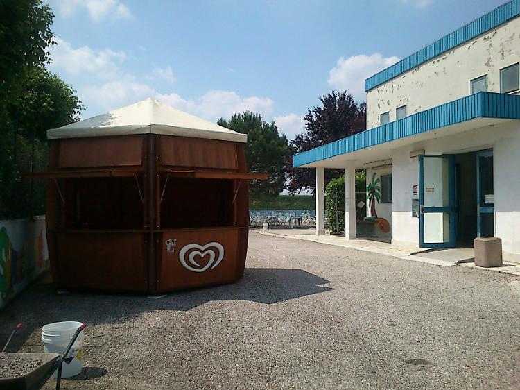 Sabato 15 ha riaperto la piscina estiva