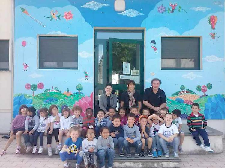 Murale della materna, Franco Mora lo ha riportato a nuovo