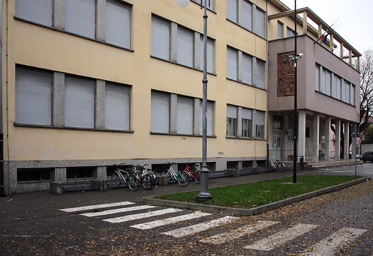 Studenti trovano e restituiscono portafogli
