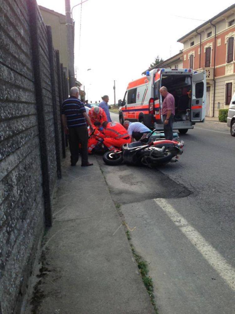 Incidente a Motta San Fermo, centauro ferito
