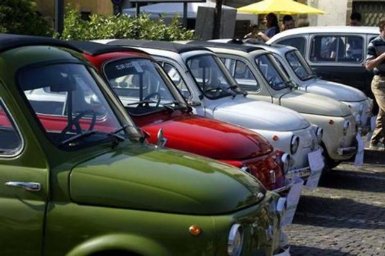 Raduno d’antan delle Fiat 500