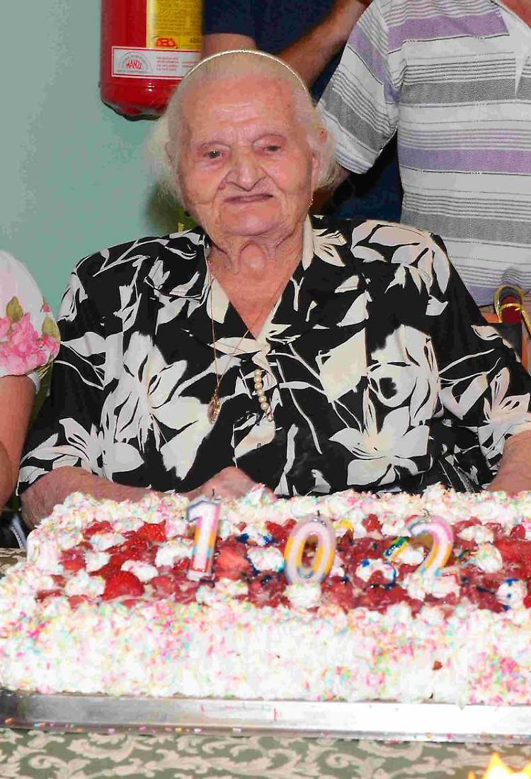Nonna Teresa spegne 102 candeline