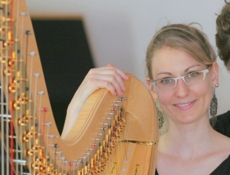 Voce ed arpa stasera per Musica a palazzo