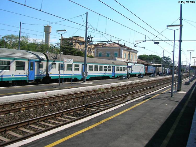 Due treni soppressi, gli studenti rimangono a piedi