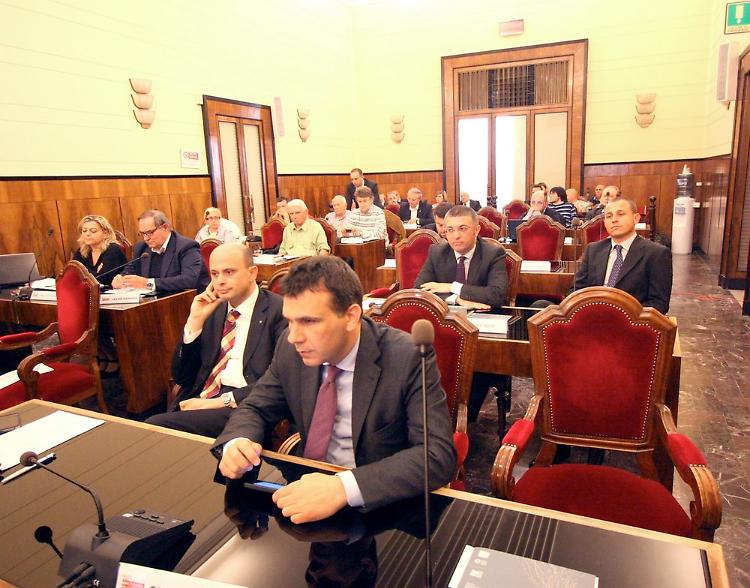 Una seduta del consiglio provinciale