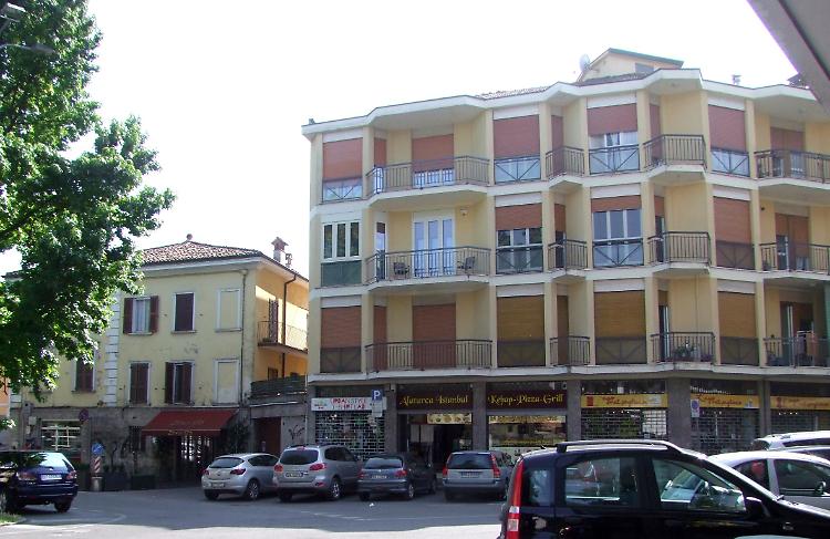 Il palazzo di via Garibaldi teatro della polemica