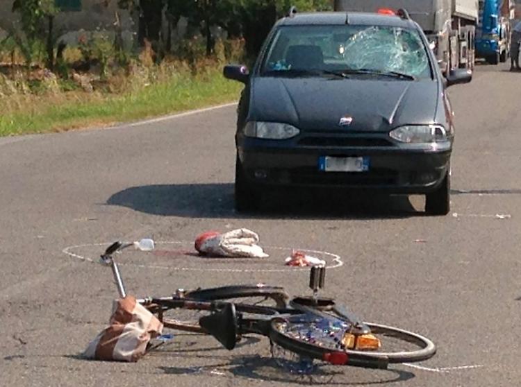 Travolto in bici, 88enne di Castelvetro in gravi condizioni
