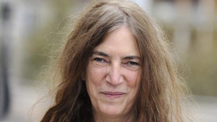 Giovedì 25 la leggendaria cantante-poetessa Patti Smith 
