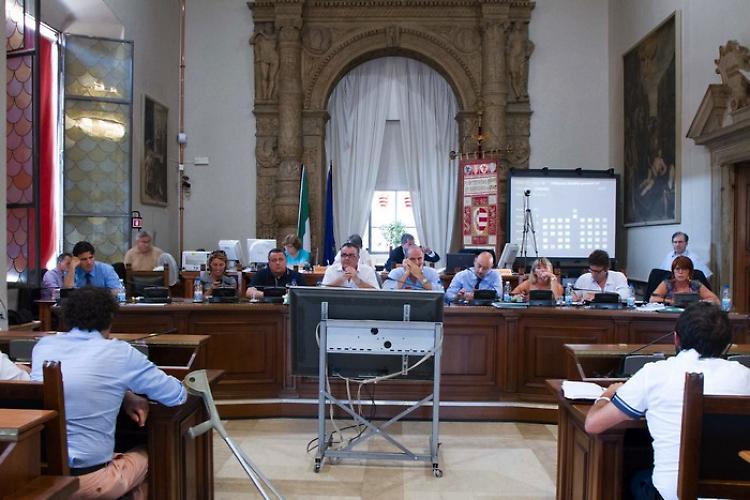 Il Comune ha trovato i soldi, rette quasi congelate