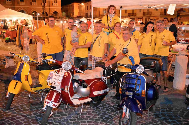 Giovedì di folla con gli anni Cinquanta