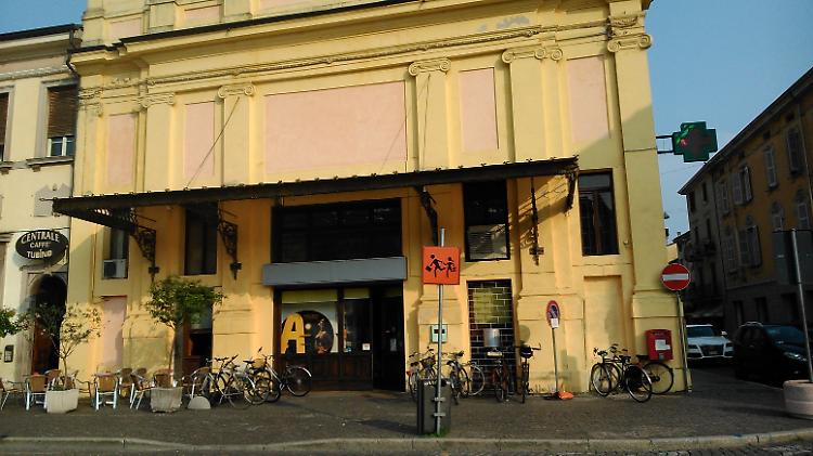 Restauro conservativo alla farmacia comunale in piazza Garibaldi
